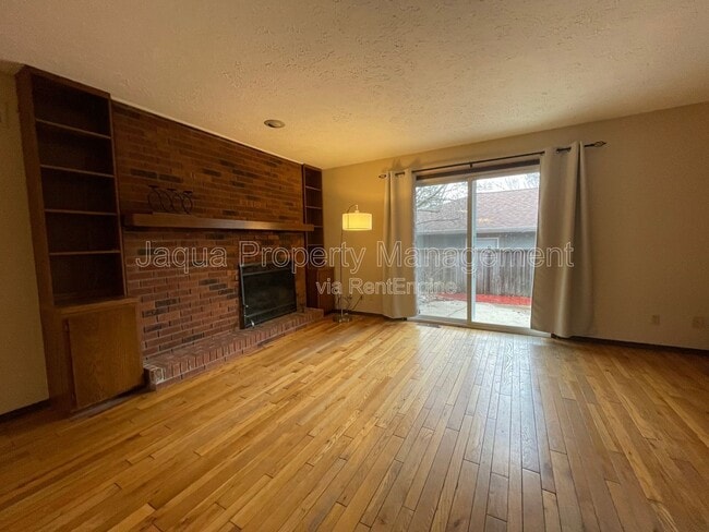 Photo - 2591 Stratford Dr