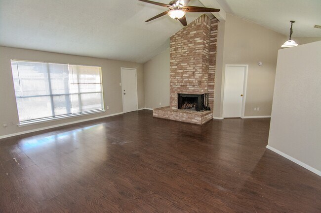 Photo - 16746 Selder Dr