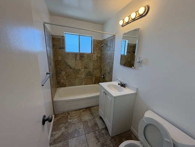 Photo - 490 Talbert St Unit 301