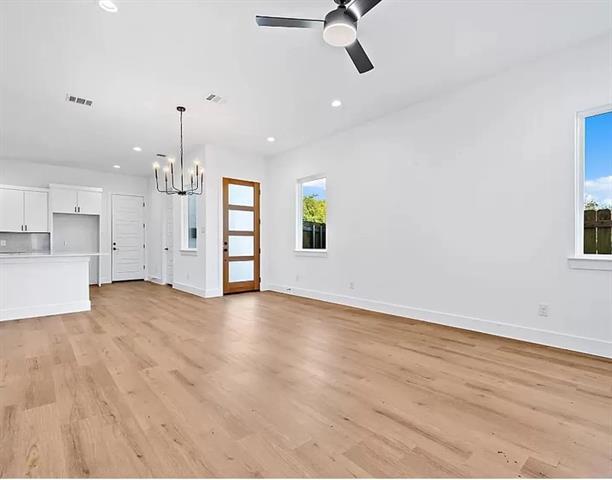 Photo - 1605 Logan St