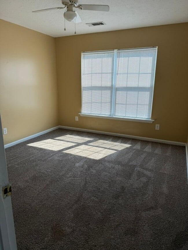 Photo - 1832 Heathers Way