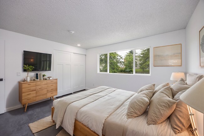 Photo - Crestview Townhomes