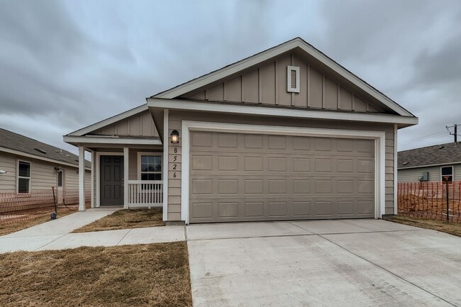 Building Photo - Beautifully Designed4-Bedroom Home with Open-Concept Living in a Prime Location