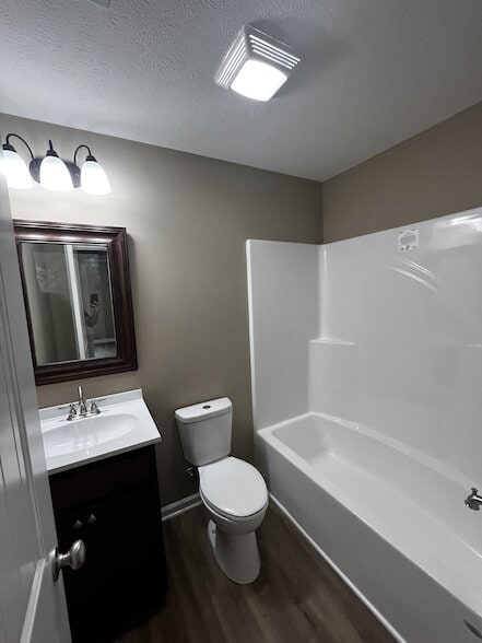 Photo - 213 Thomas St