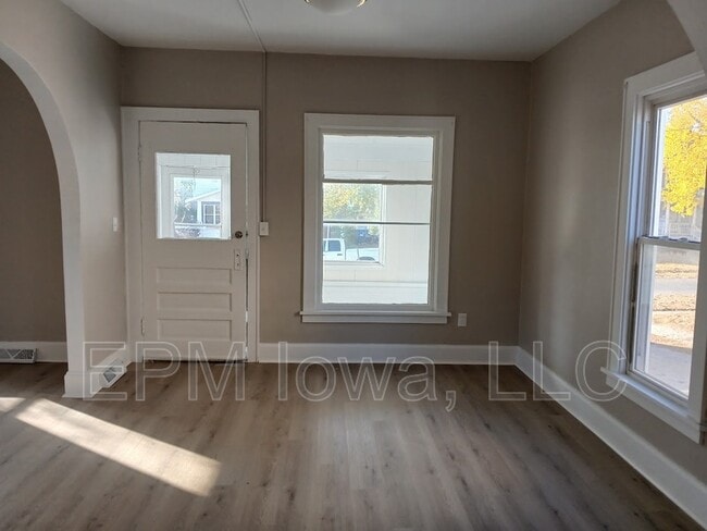 Photo - 17 5th St NW