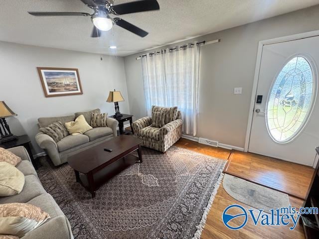 Photo - 522 Lisa Ln NW