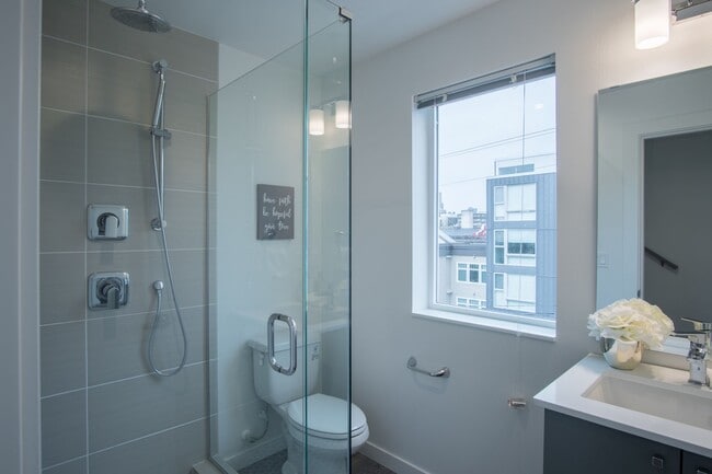 Photo - Modern 3BR/2BA Townhouse with Rooftop Views in Yesler Terrace