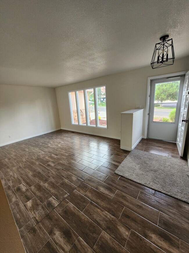 2389 Ridge Cir Dr