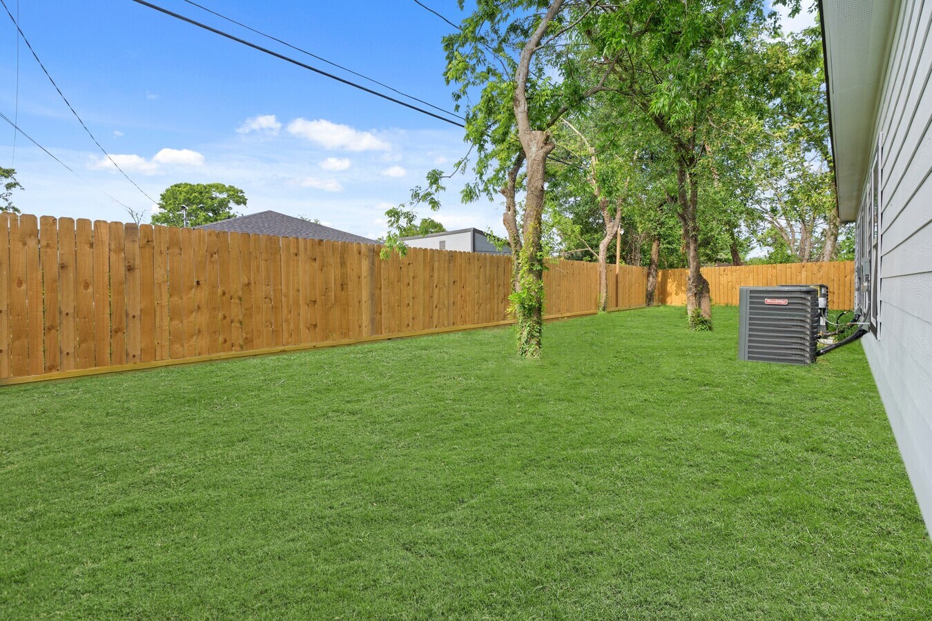 Photo - 5941 Southlea St