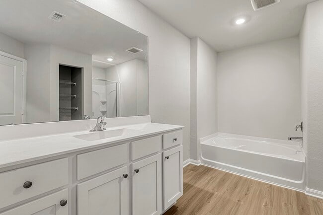 Photo - 6430 Winter Elm St