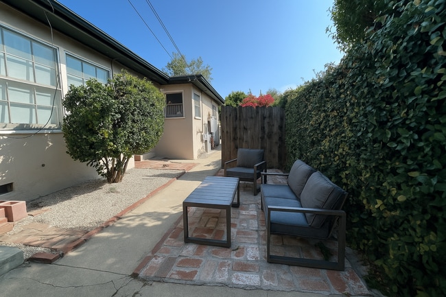 Photo - 13900 Burbank Blvd