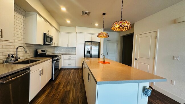 Photo - 5933 Sunstone Dr Unit 406