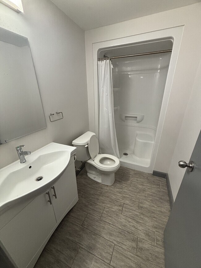 Photo - 258B-258B Sunview St