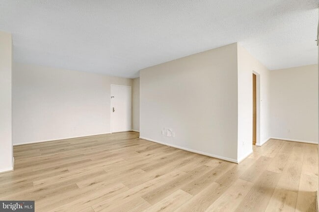 Photo - 2300 Pimmit Dr Unit 308W