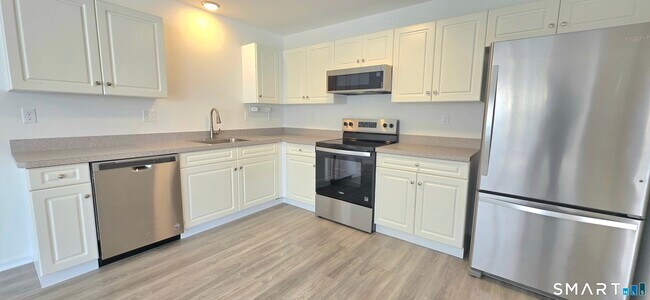 Photo - 14 Berwyn St