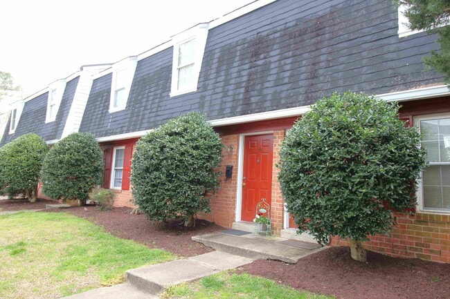 Hampton Court Townhomes