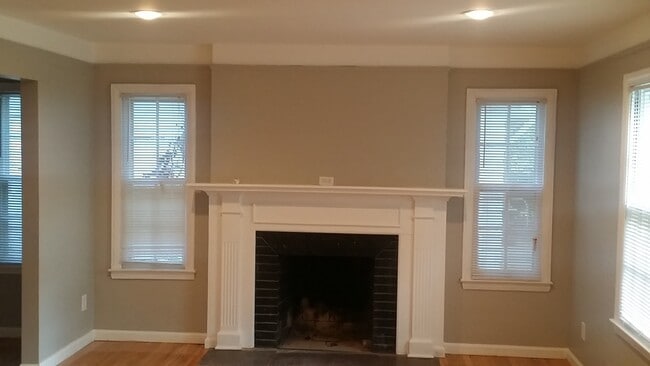 Photo - 14520 Rosemont Ave