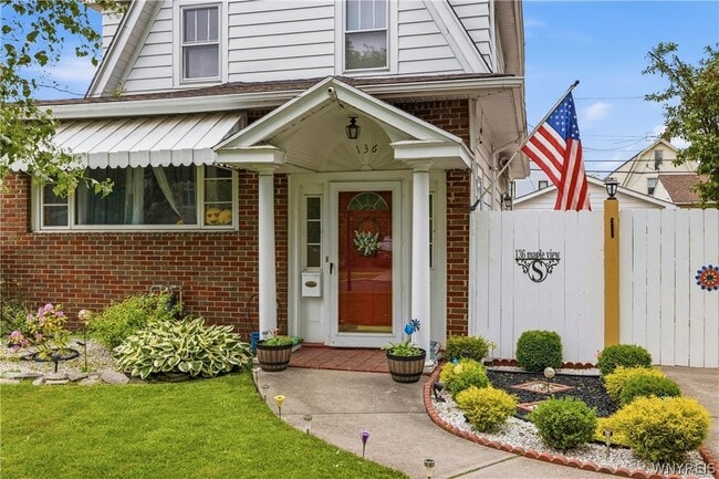 Photo - 136 Mapleview Rd