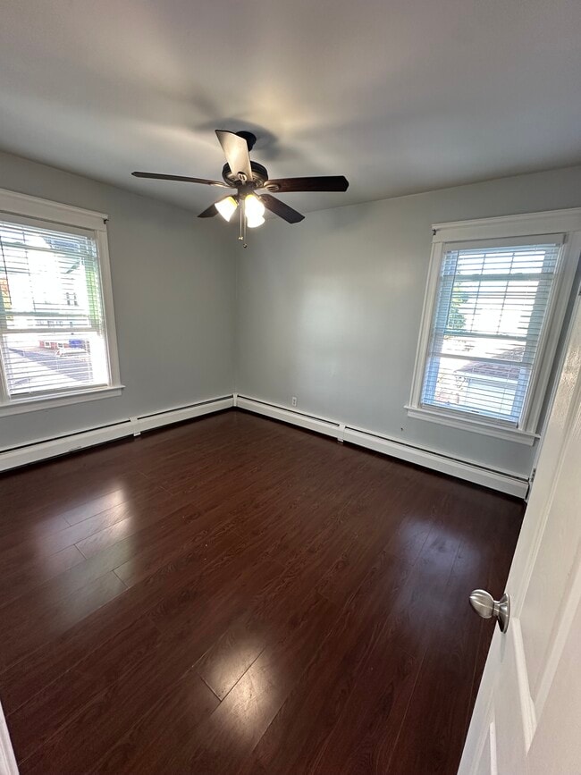 Photo - 213 Bucklin St