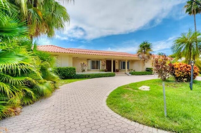 12 Isla Bahia Dr
