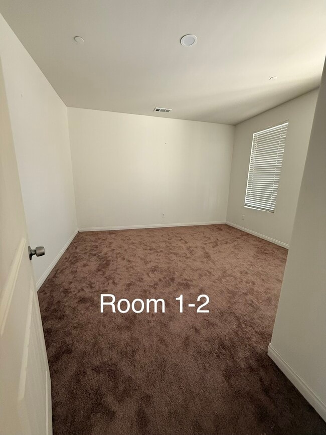 Photo - 4790 Preston St