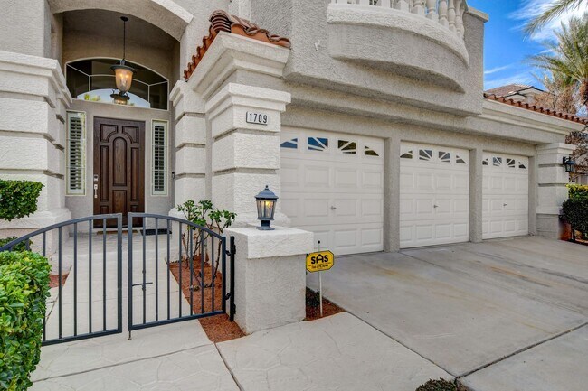 Photo - Guard-Gated Golf Course Living on the 14th Green!