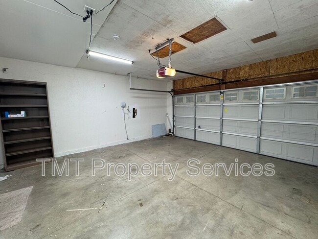 Photo - 301 Brimfield Ct