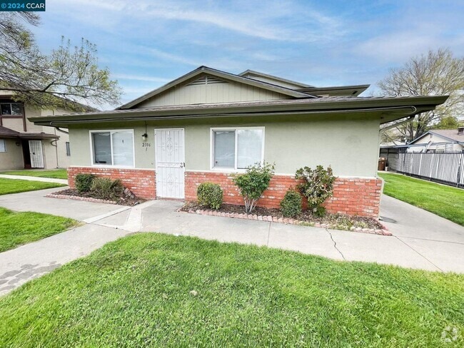 Building Photo - 2106 Peppertree Way Rental