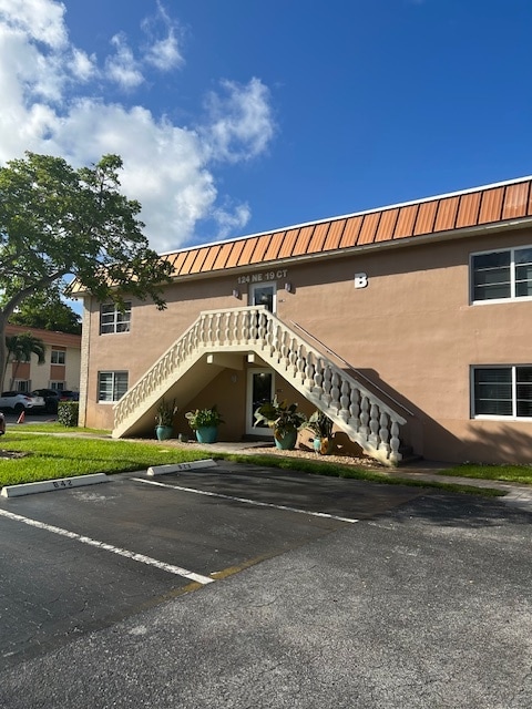 Building Photo - 124 NE 19th Ct Rental