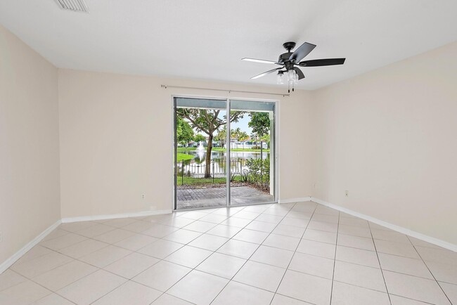 Photo - 1925 Alamanda Way