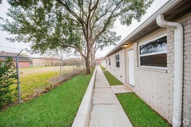 Building Photo - 5040 Mallow St Rental