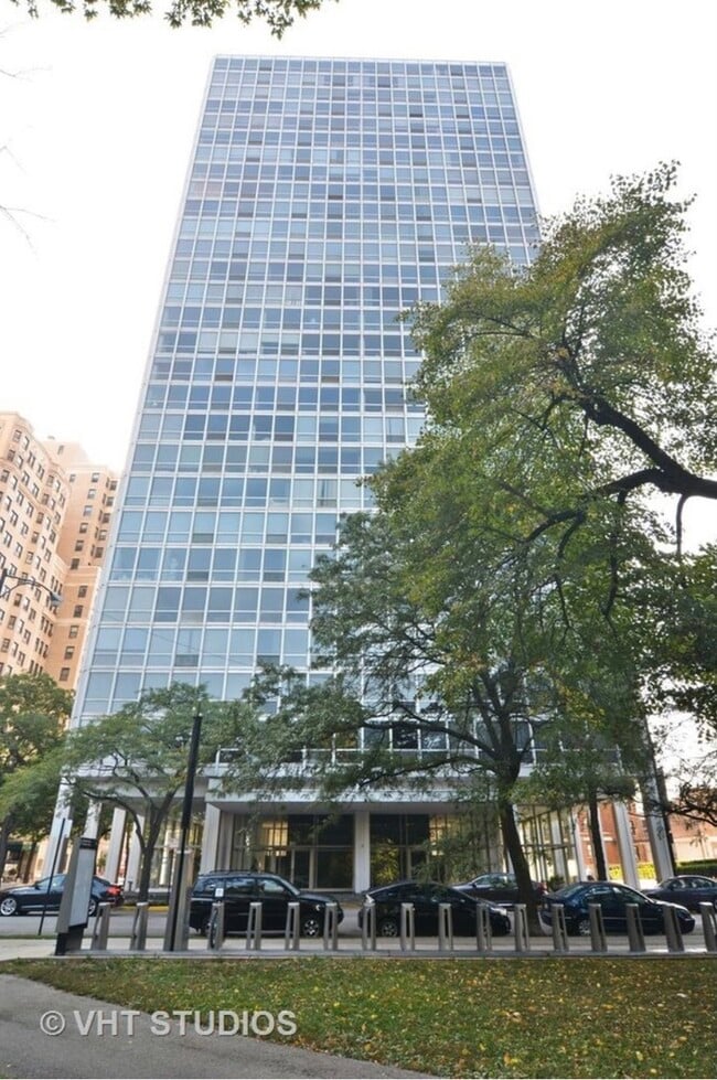 Photo - 2400 N Lakeview Ave Condo Unit 716