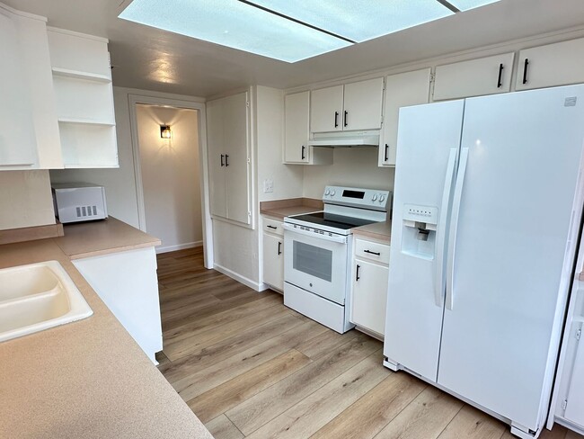 Photo - HOUSE - SEDONA - ROLLING HILLS ESTATES