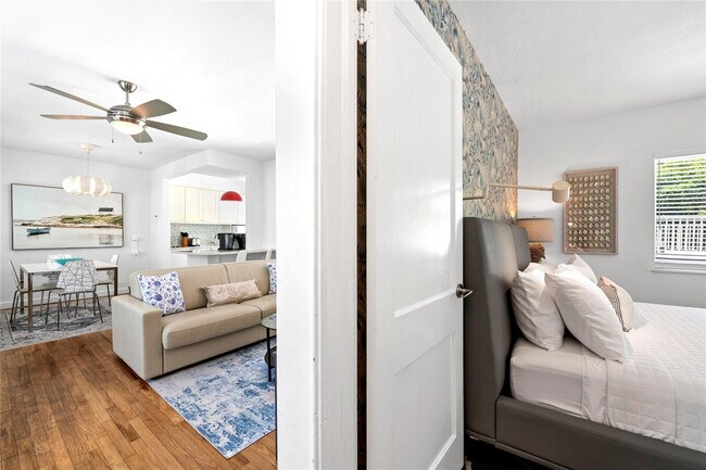 Photo - 3015 Seville St Unit 5