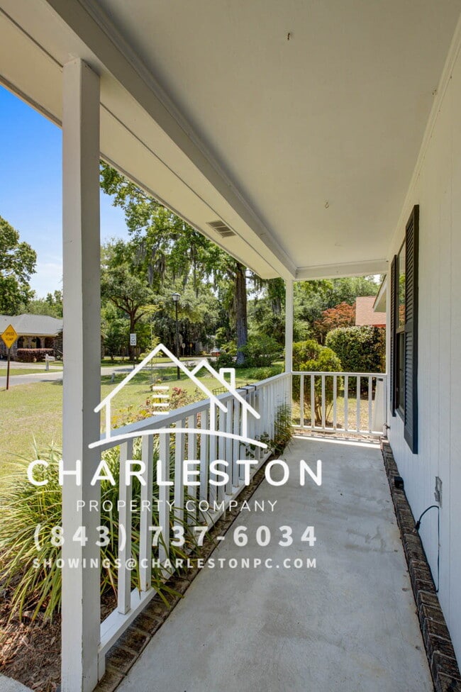 33 Paddlecreek Ave