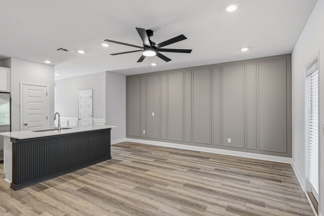 2430 Clf Holw Cir