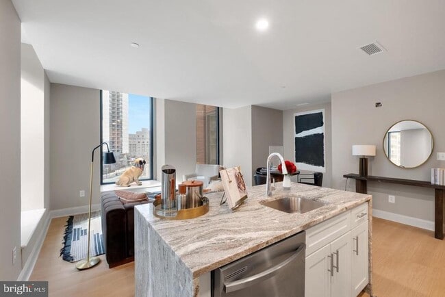 1601 Cherry St Unit 815