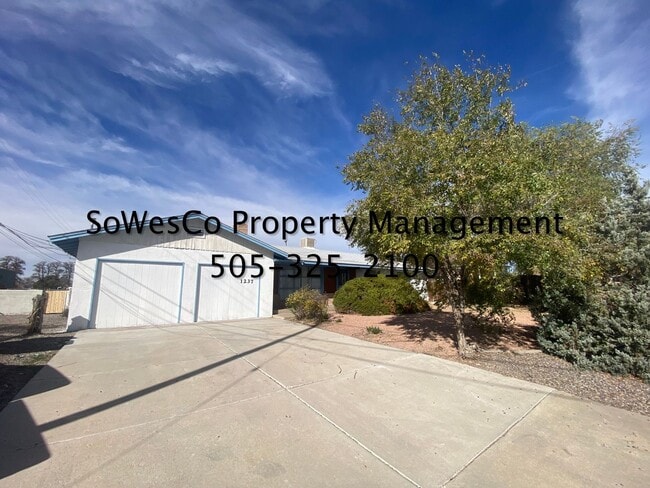 Building Photo - Three Bedroom, 2 Bathroom Residential Rental