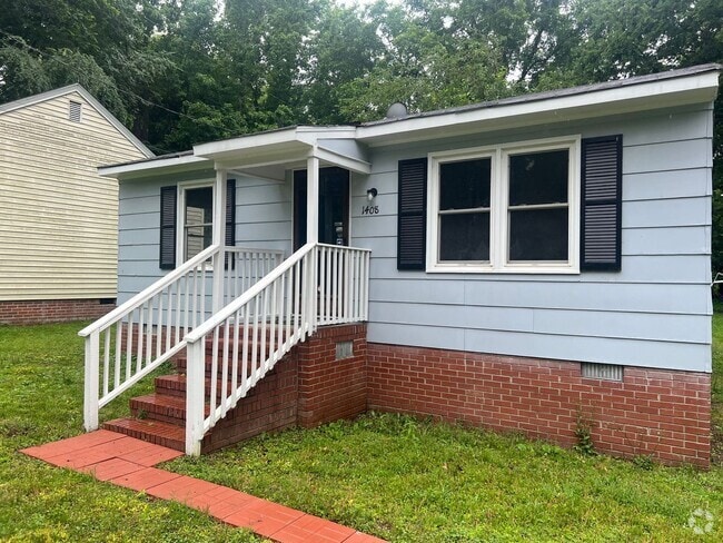 Building Photo - Renovated 2 Bedroom House
