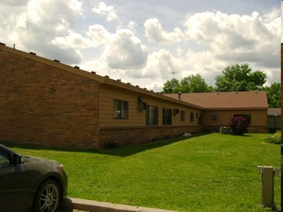 Photo - Winsted Park Apartments