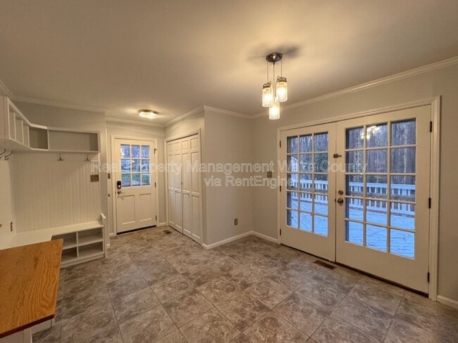 Photo - 102 Brodick Ct