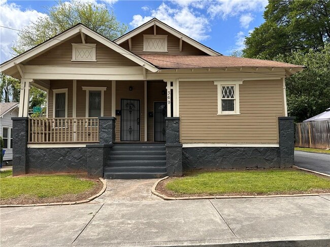 Photo - 369 Dargan Pl SW Casa
