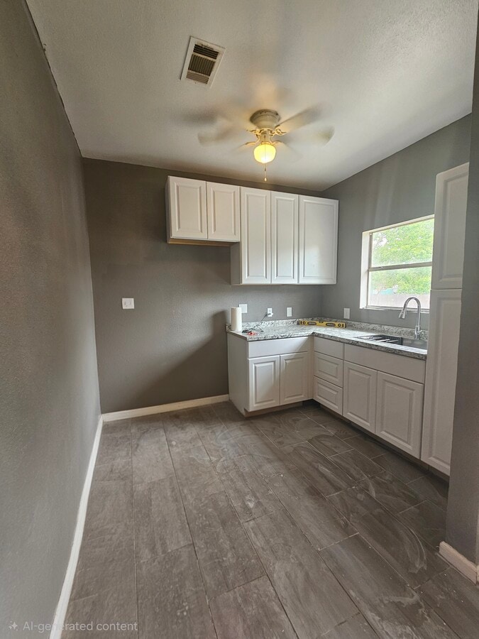 Photo - 2713 Lenway St