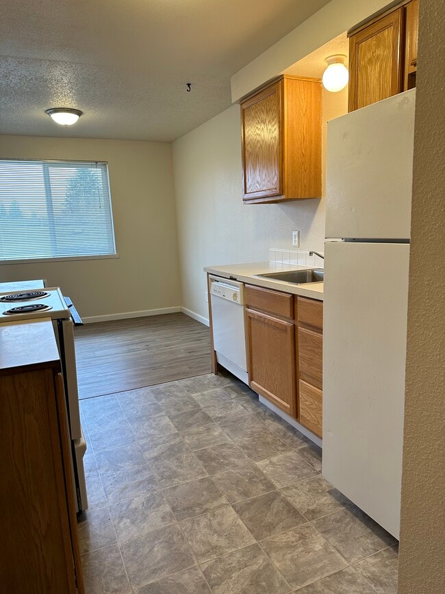 Photo - 3670 Hawthorne Ave NE