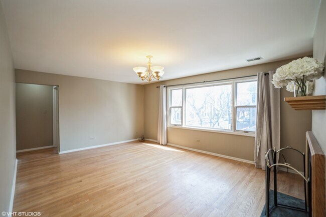 Photo - 702 S Lytle St Unit 2N