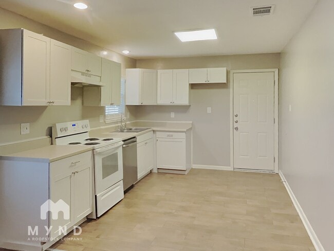 Photo - 510 E University Ave