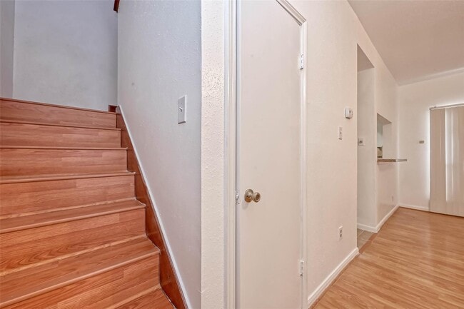 Building Photo - 8299 Cambridge St Unit 1705