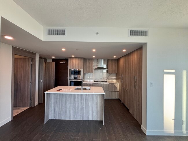 Photo - 13778 100 Av Unit 30th Floor