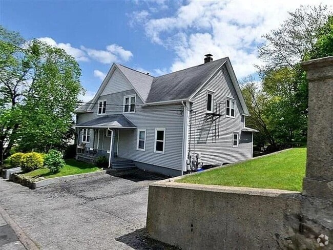 Building Photo - 34 Harris Ave Unit 34 1/2 Rental