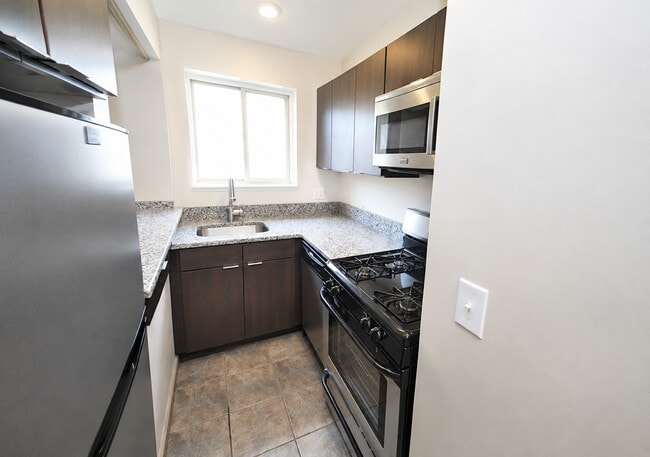 Photo - 817 Arch St